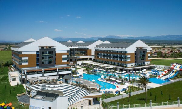 Antalya Havalimanı'ndan Terrace Elite Resort'a Kaliteli Vip Transfer